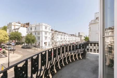 Chilworth Court - 220