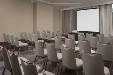 Courtyard by Marriott Miami Airport - 18