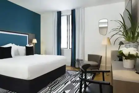 Boutique Des Xv - 55