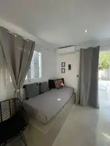 Zoumis Studios - 179