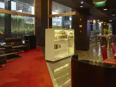 Galleria Sukhumvit 10 Bangkok by Compass Hospitality - 30