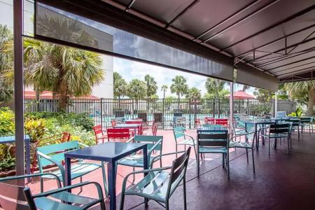Red Roof Inn Plus+ Miami Airport - 20