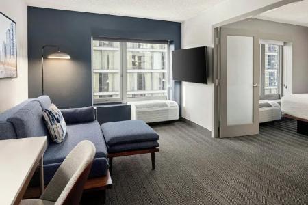 Courtyard by Marriott Chicago Downtown/River North - 46