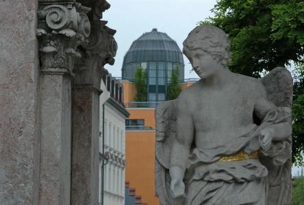 Theresientor - 16