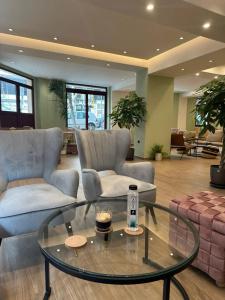 Maroon Bottle Boutique Suites - 15