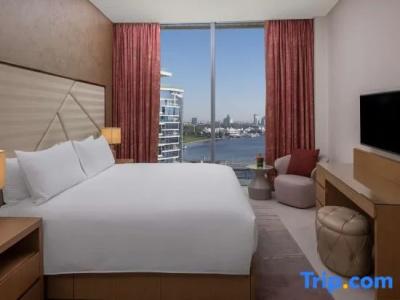 Hilton Creek & Residences - 31