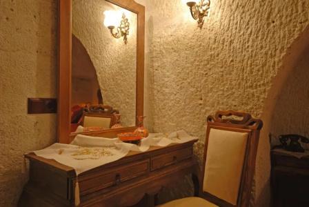 Phocas Cave Suites - 69