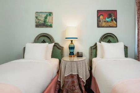 Pontchartrain St. Charles Avenue - 6