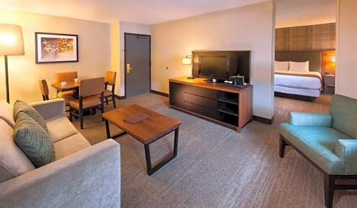 DoubleTree by Hilton - The Yarrow - 52