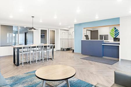 Comfort Suites - 20