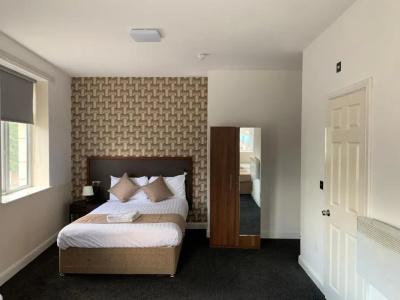 Trivelles - Manchester - Cross Lane - 53