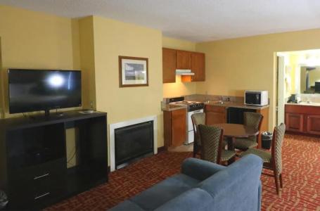 Baymont by Wyndham Pigeon Forge - 35