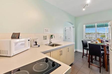 Hollywood Beachside Boutique Suite - 36