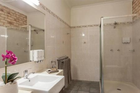 Highlander Motor Inn - 55