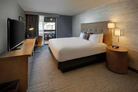 DoubleTree by Hilton - 47