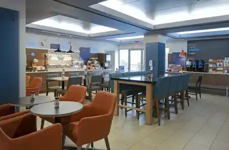Rodeway Inn & Suites - 36