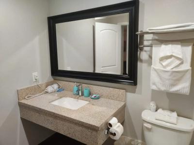 Lyfe Inn & Suites By Aga - Lax Airport - 16