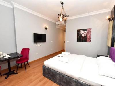 Royal Garden Suite - 3