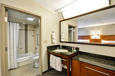 Hyatt Place Uptown - 26