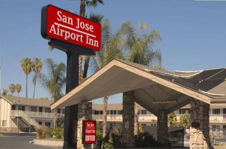 Fairfield Inn and Suites by Marriott Airport - 10