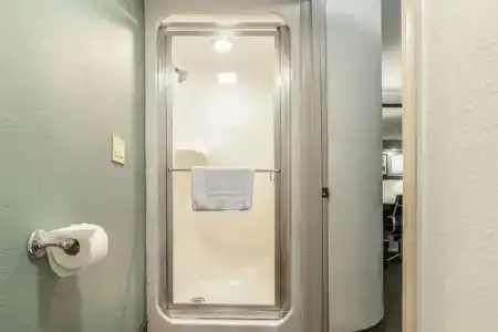 Quality Inn - 8