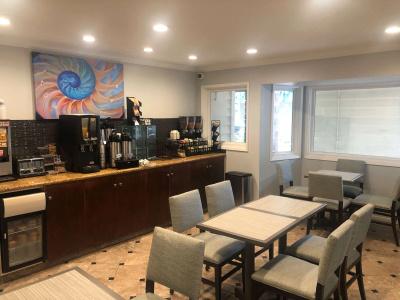 Best Western Plus Inn-by-the-Sea - 20