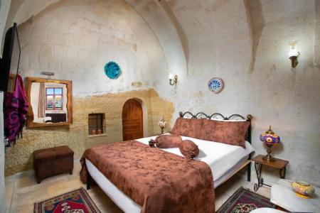 Romantic Cave - 82