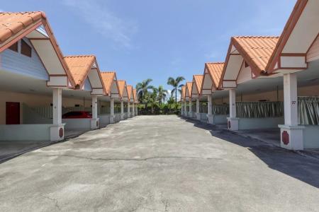 Oyo 1070 Paradise Resort - 9