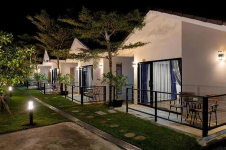 Sandy Clay Bungalows - 76