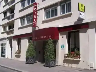 Le Bristol - 50