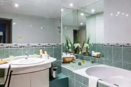 Hôtel Le Maxime - Best Western Signature Collection - 9