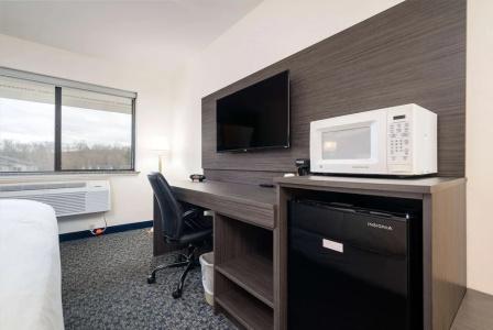 Baymont INN & Suites by Wyndham - 19
