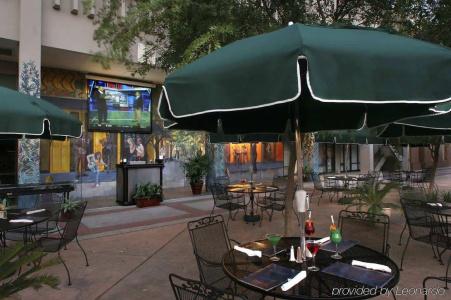 DoubleTree by Hilton - 14