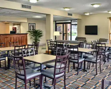 Quality Inn-Central Park Area - 27
