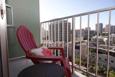 Tropical Studios At Marine Surf Waikiki - Free Parking - Best Location - Full Kitchen - Swimming Pool - 46
