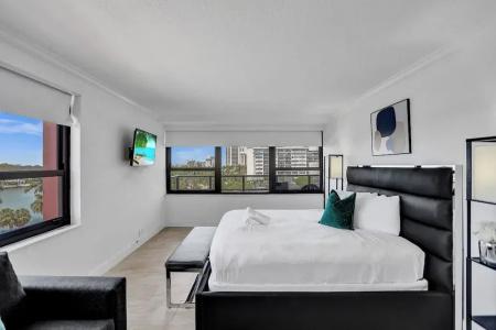 The Alexander All Suites - 512