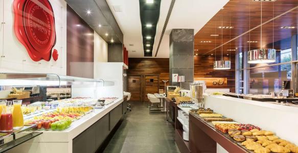 Ilunion Atrium - 11