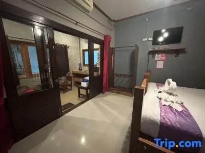 Phatchara Boutique - 152