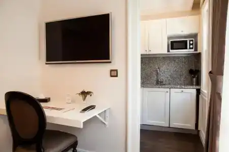 Meroddi Pera Flats - 32