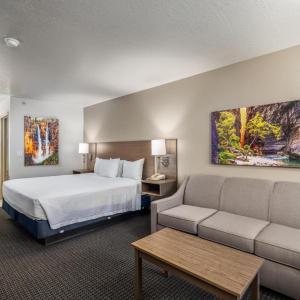 St. George Inn and Suites - 38