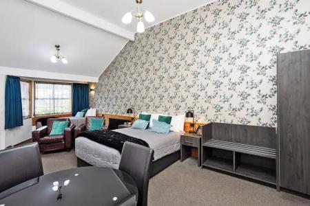 Balmoral Lodge - 49