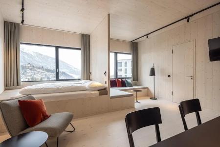 The Hide Flims - 82