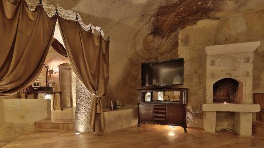 Golden Cave Suites - 74
