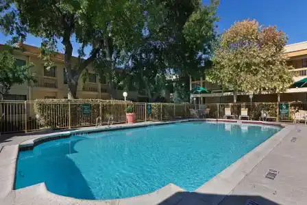 La Quinta Inn by Wyndham Austin Oltorf - 8