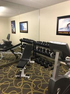 Comfort & Suites - 20