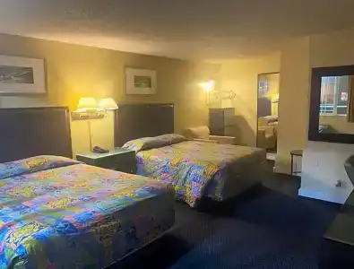 Columbus Motor Inn - 29