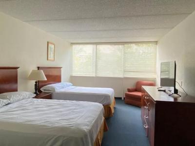 Miami Gardens Inn & Suites - 60