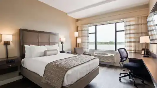 Best Western Plus Coastline Inn - 28
