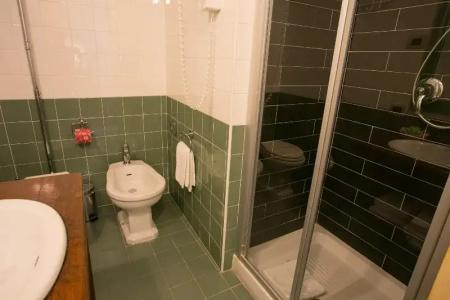 Henry's House - 122