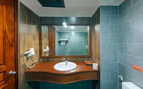 Royal Crown & Spa - 58
